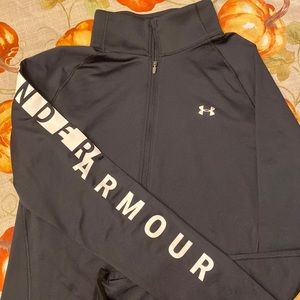 Women’s 1/2 zip Under Armor.